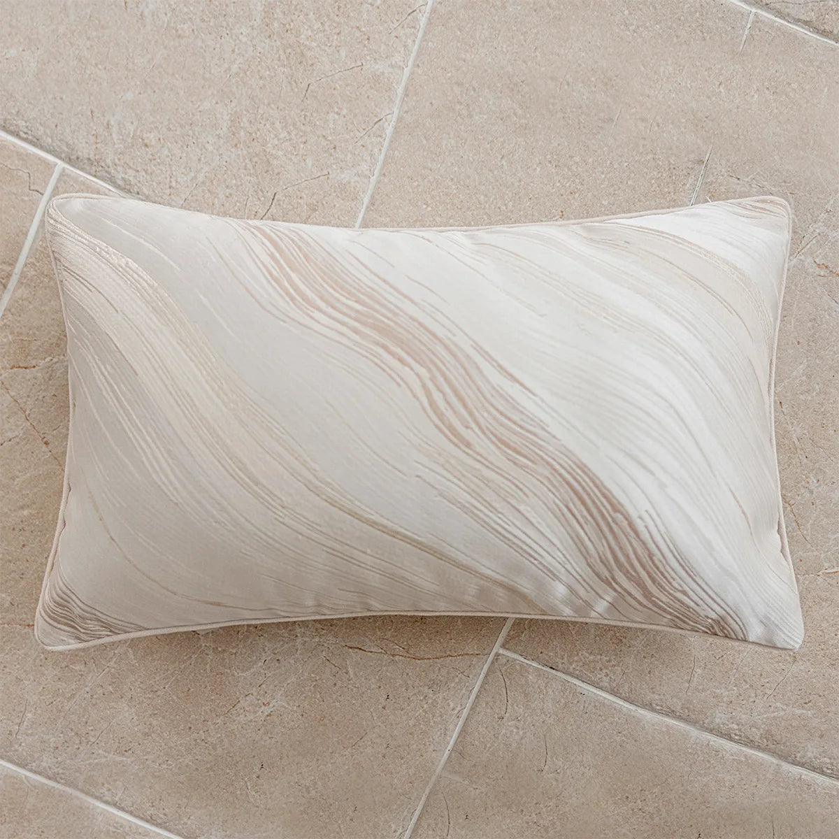 Beige light luxury cushion cover featuring a soft texture and elegant design, perfect for adding a touch of sophistication to any living space."