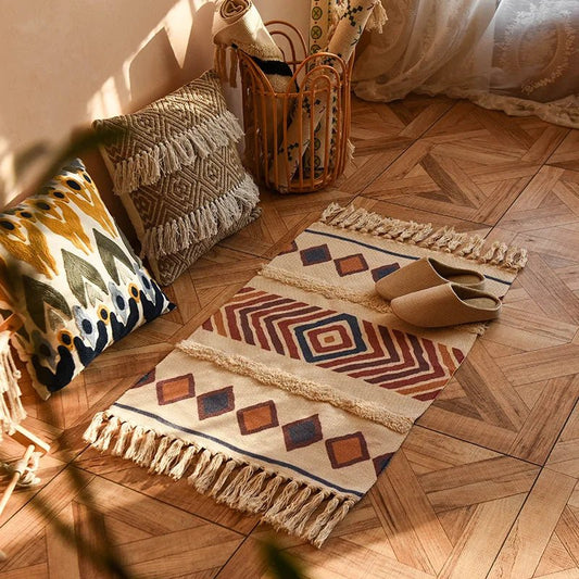 A modern weave rug made of cotton and linen, featuring tassel details.