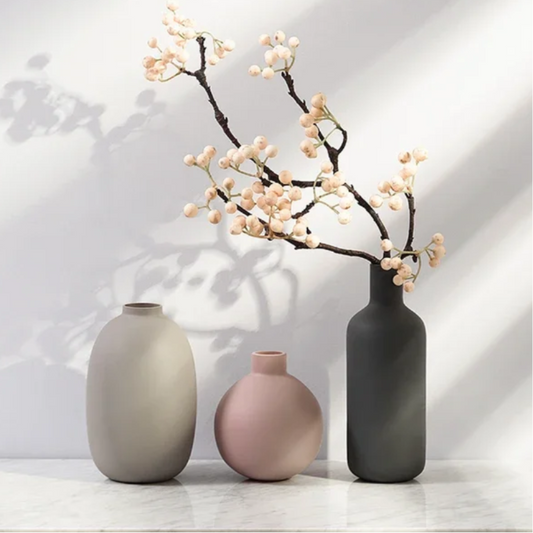 Solid neutral colours ceramic vase – perfect for contemporary and minimalist décor, simple yet stylish design for any space.